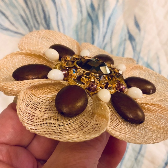 Cara New York Barrette VINTAGE JEWELED FLOWER Unique DESIGN NWT Hair Accessory - Picture 3 of 7